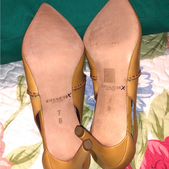NWOT Authentic COACH NEW YORK LEATHER HEELS sz 7 - Picture 5 of 6